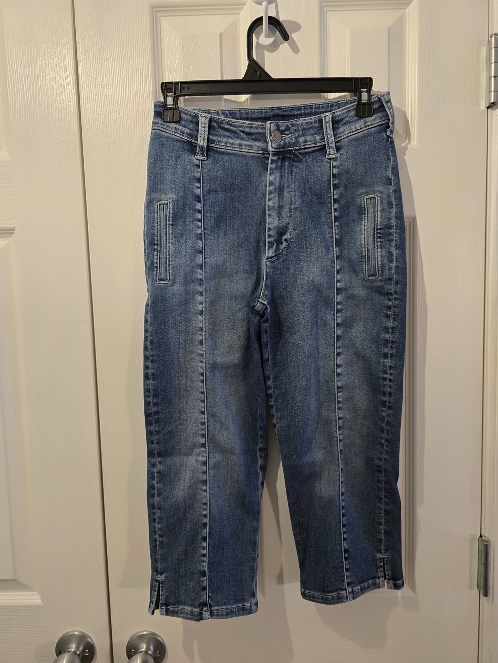 NWOT Dusk To Dawn Cropped Jeans - 26"